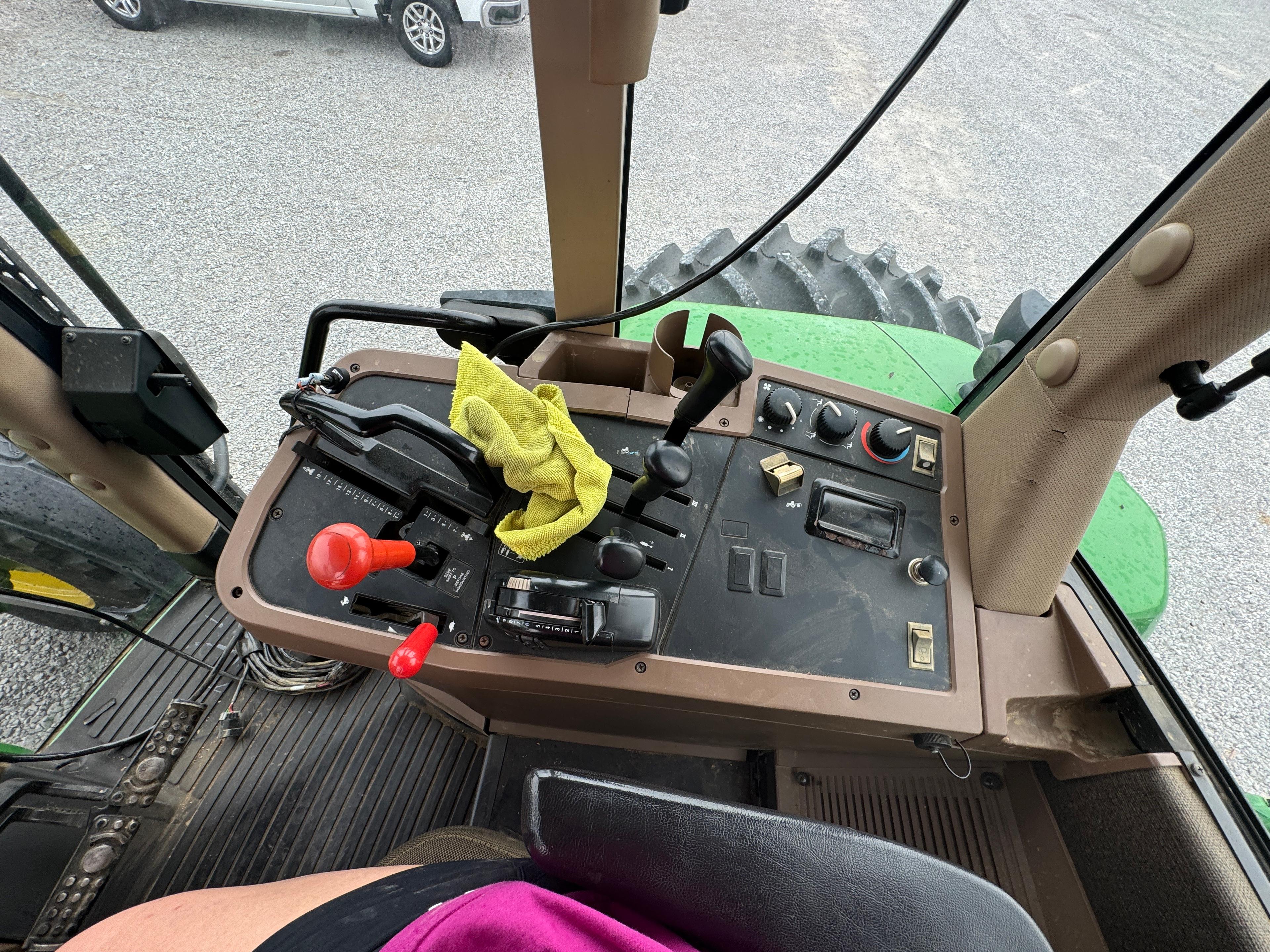 JD 7810 TRACTOR