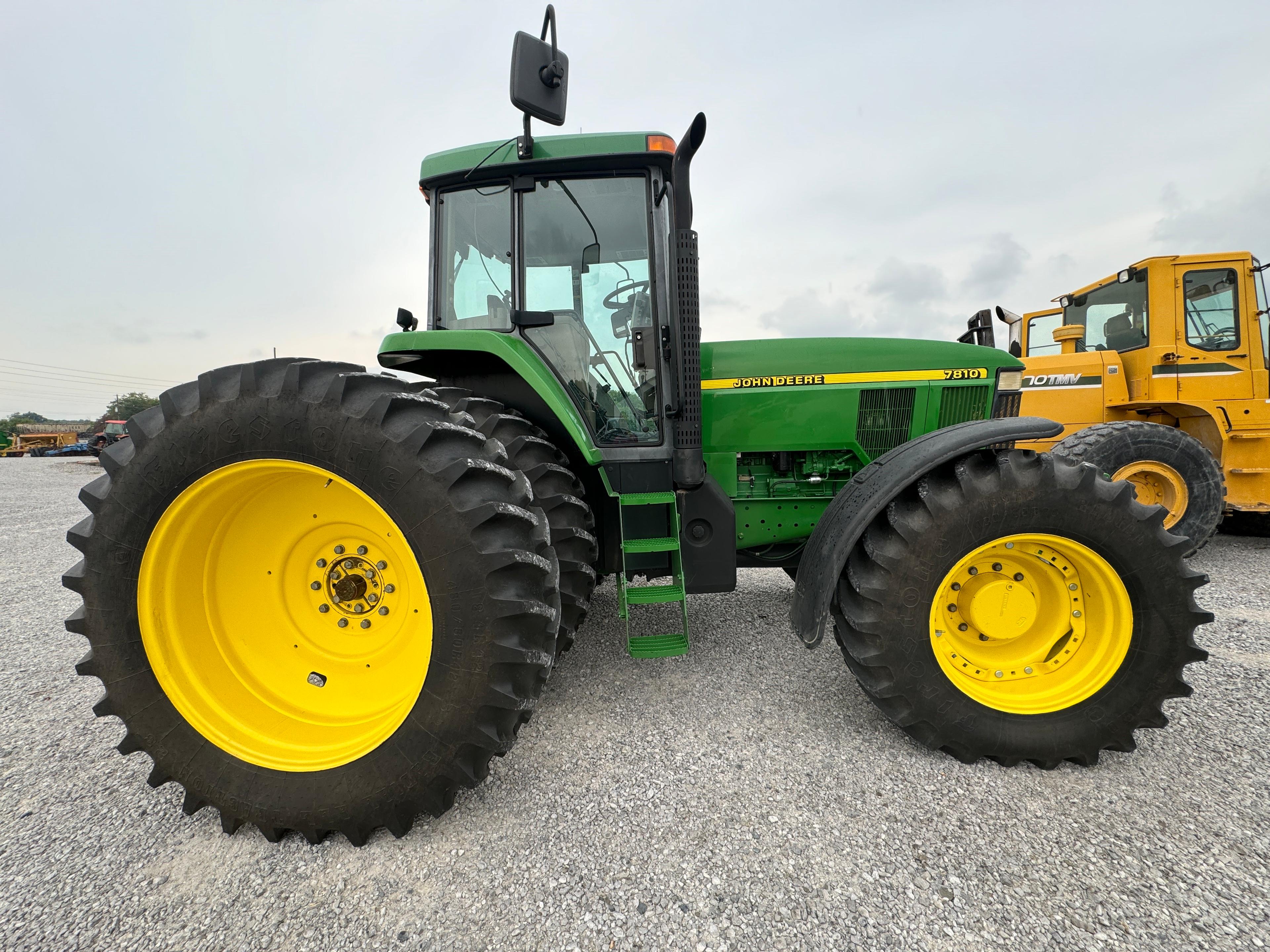 JD 7810 TRACTOR