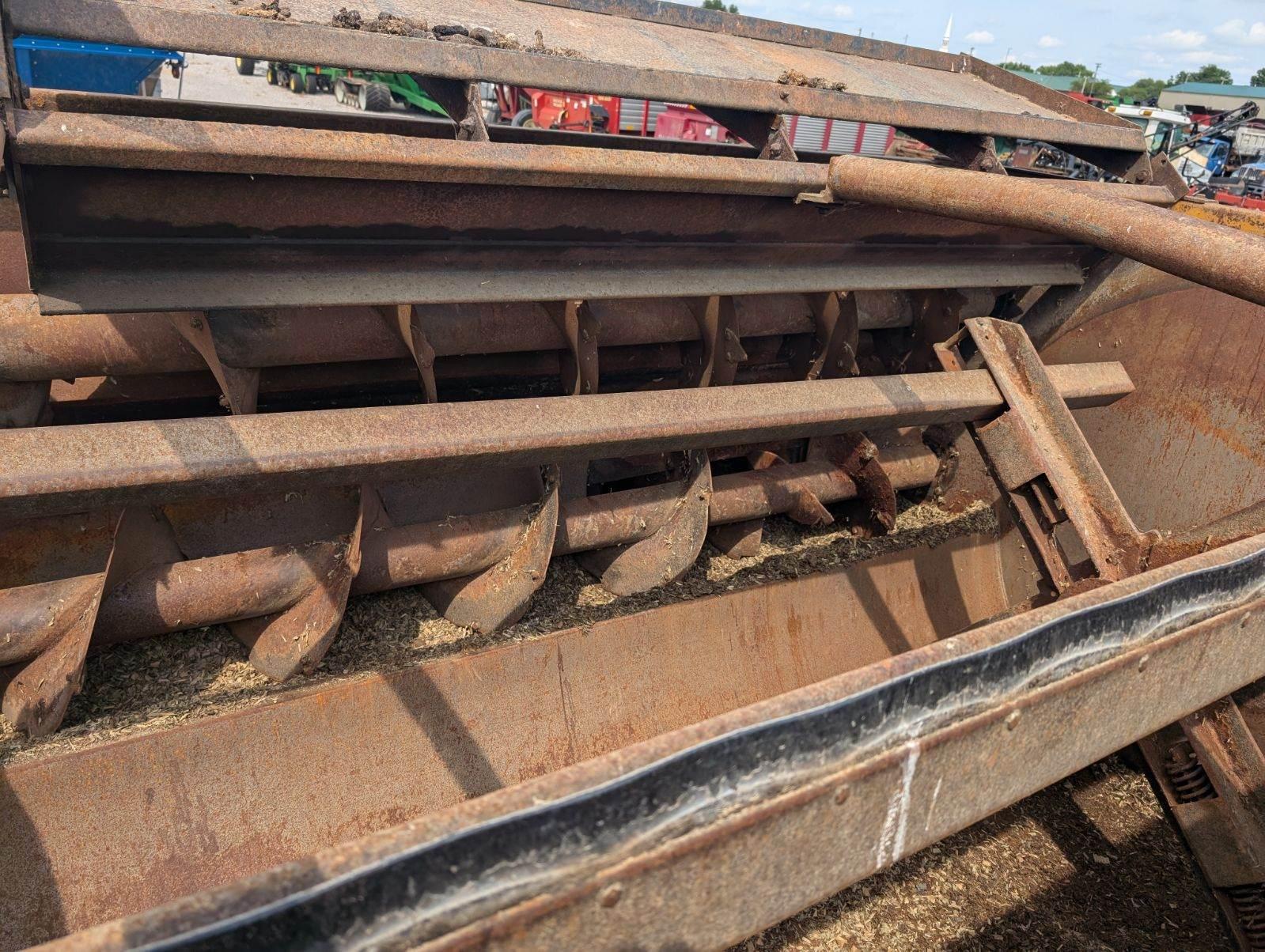 KNIGHT 303 MIXER WAGON
