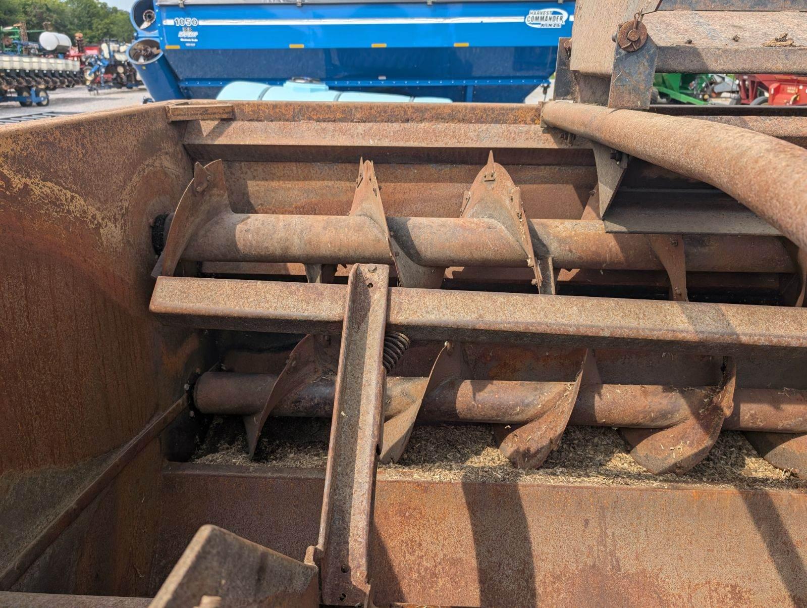 KNIGHT 303 MIXER WAGON