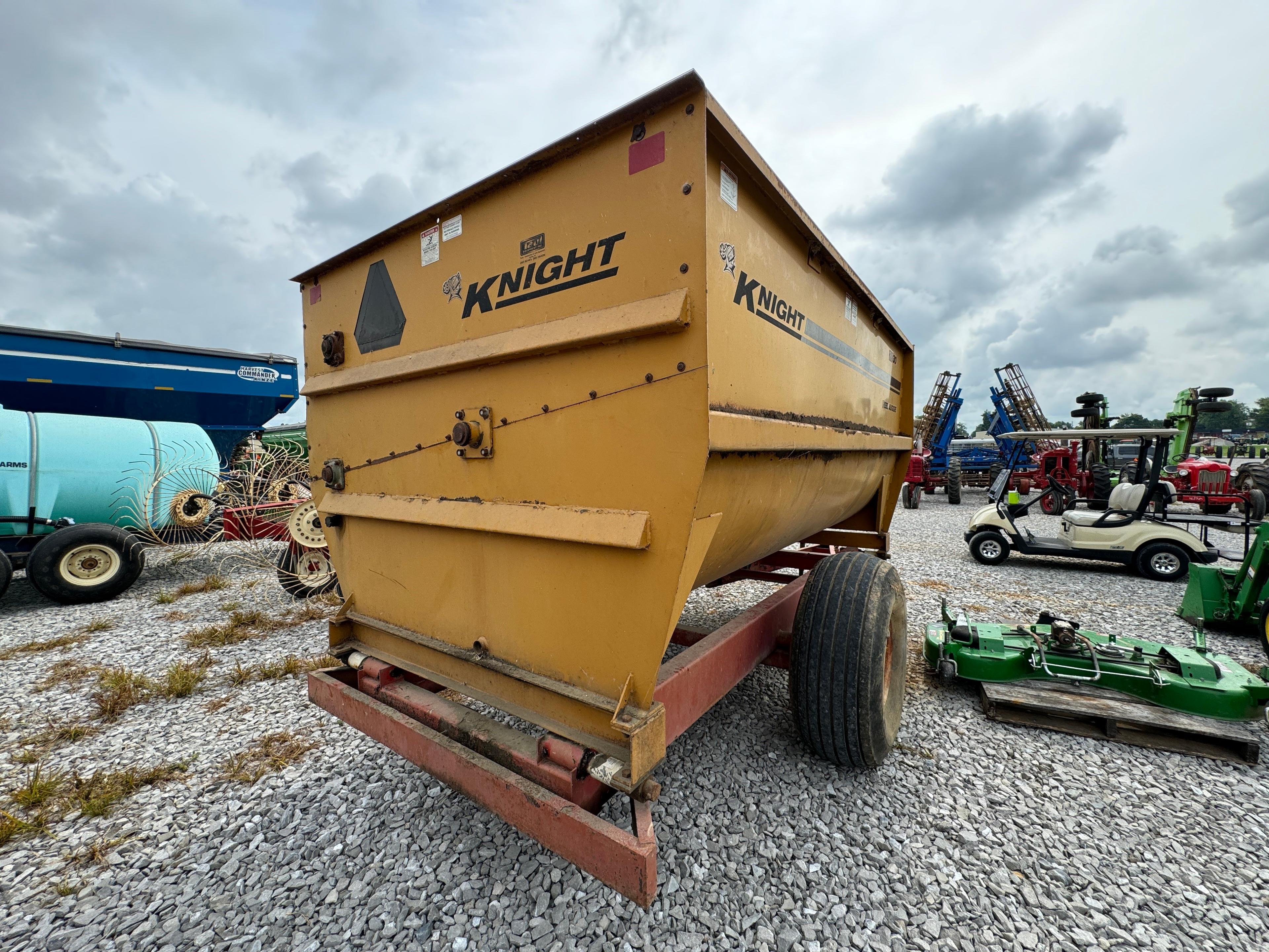 KNIGHT 303 MIXER WAGON