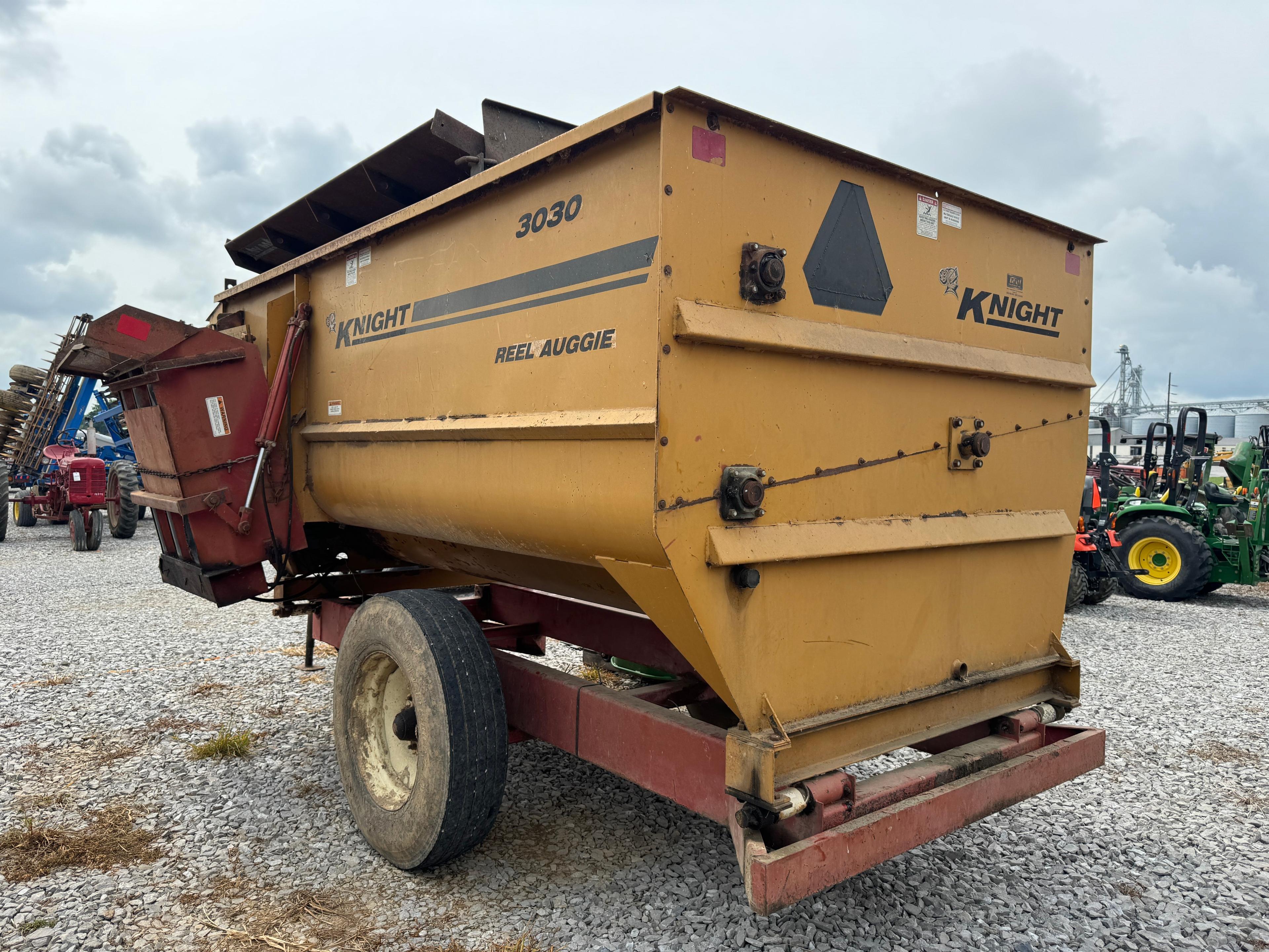 KNIGHT 303 MIXER WAGON