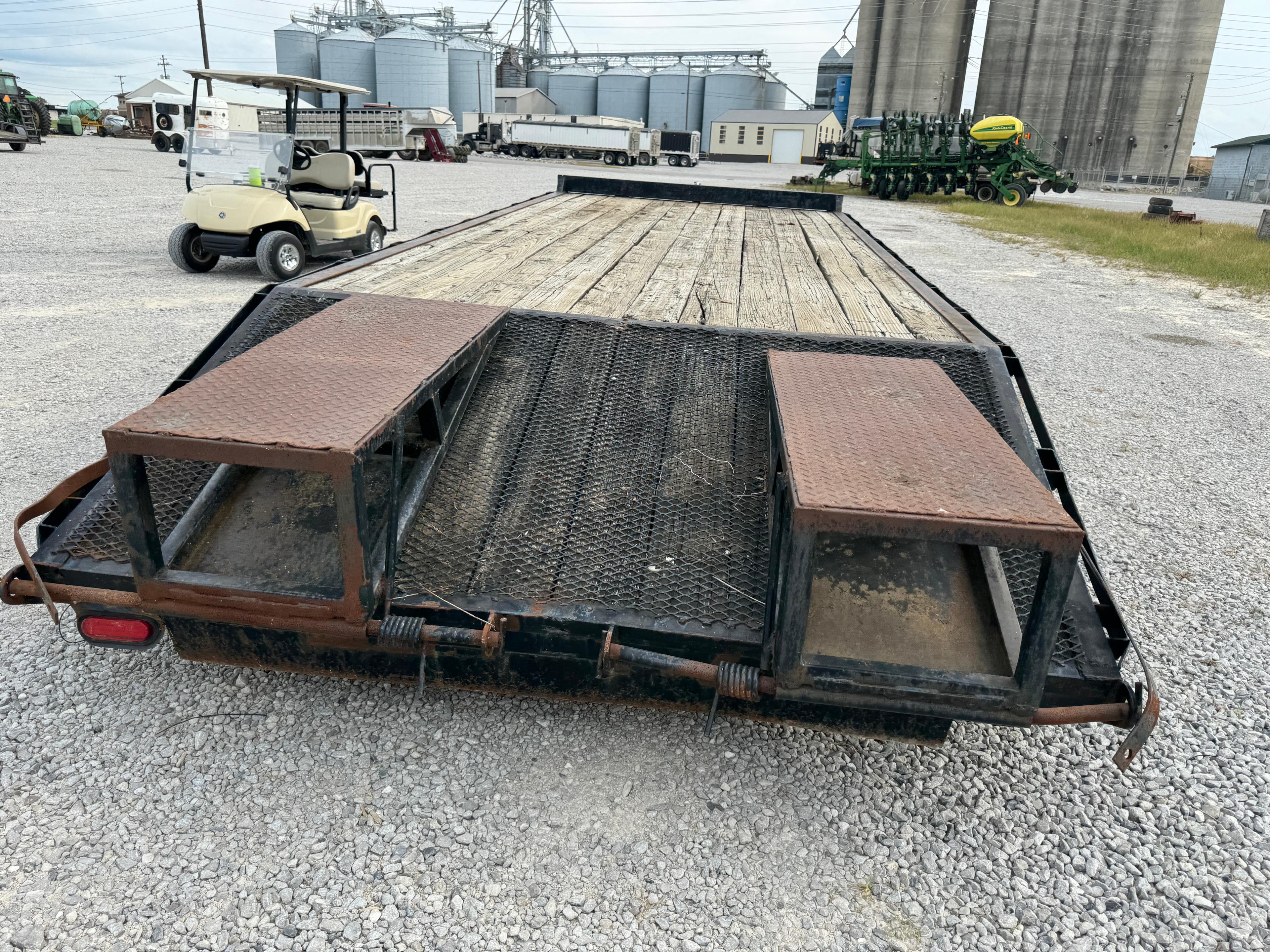 FLATBED TRAILER