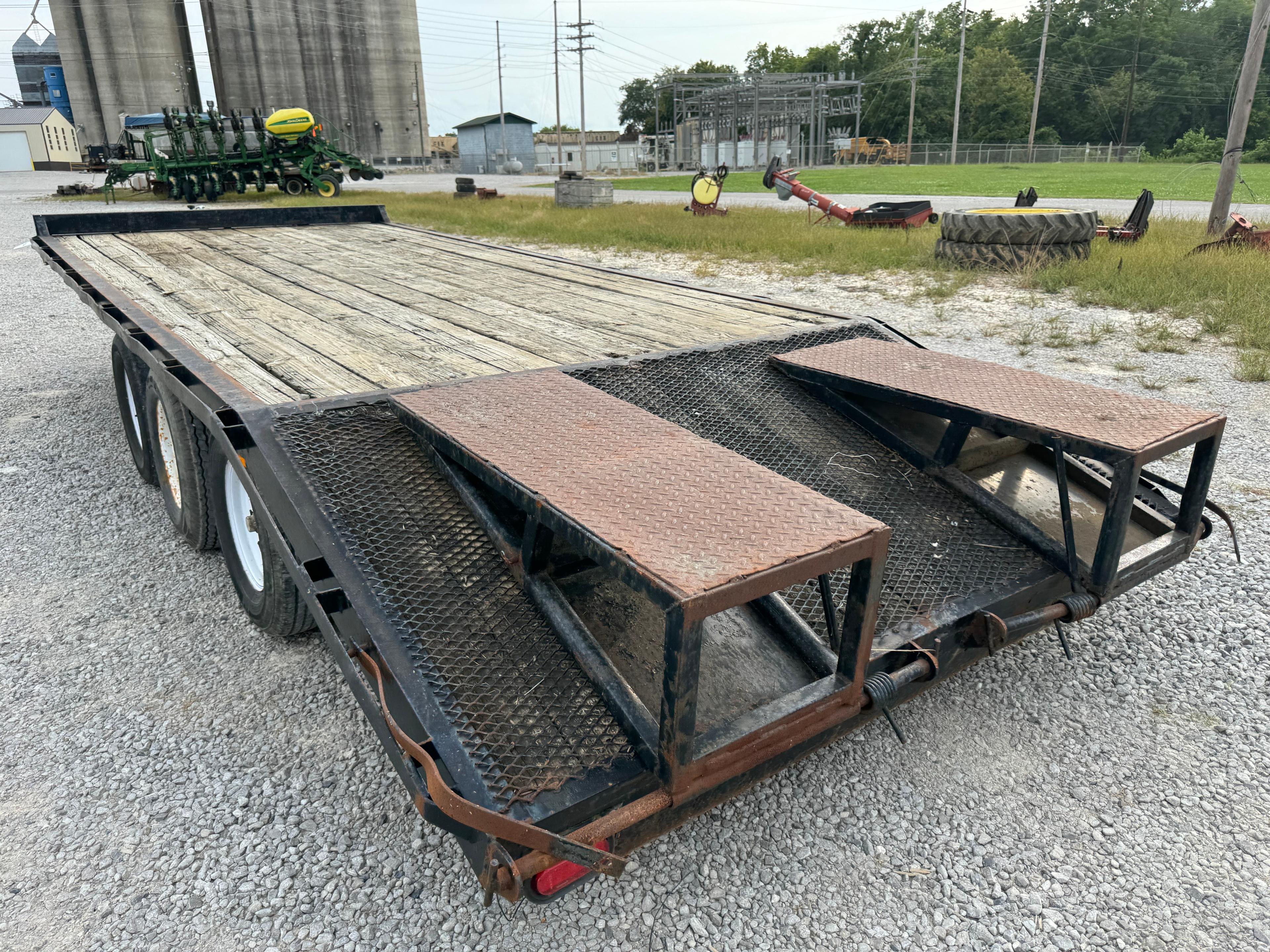FLATBED TRAILER
