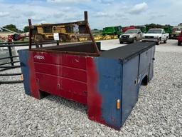 SERVICE BED