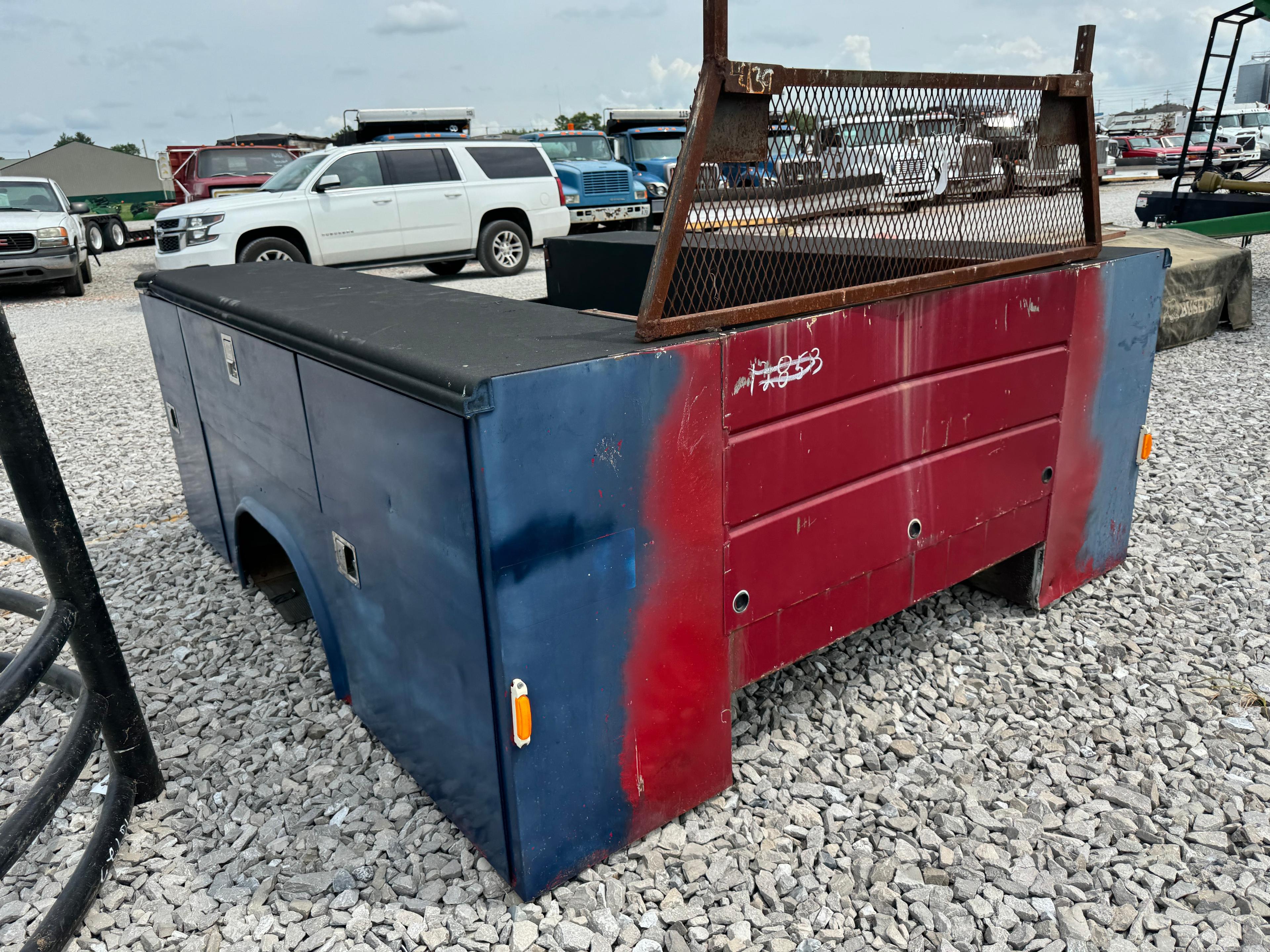 SERVICE BED