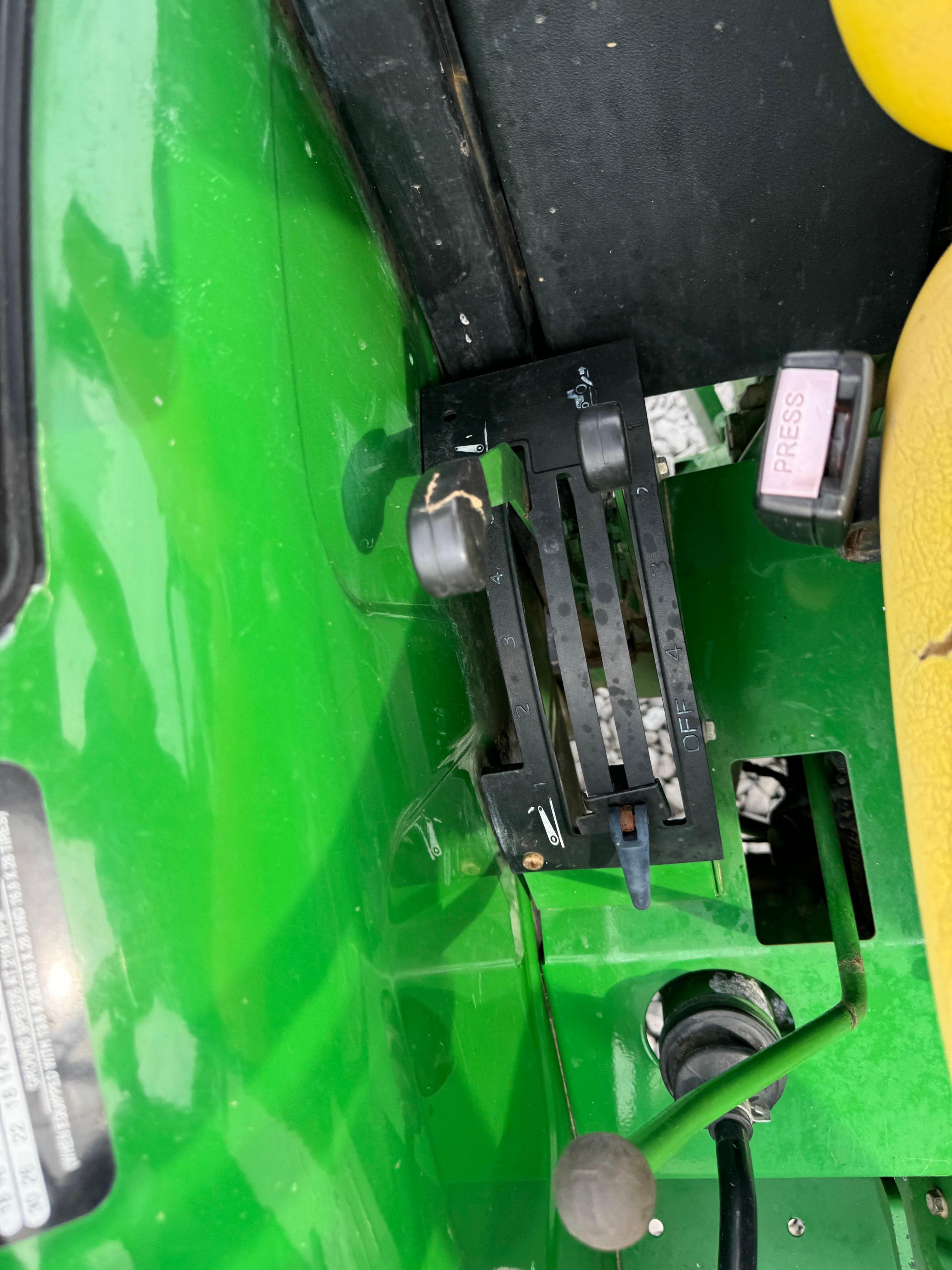 JD 5055E TRACTOR