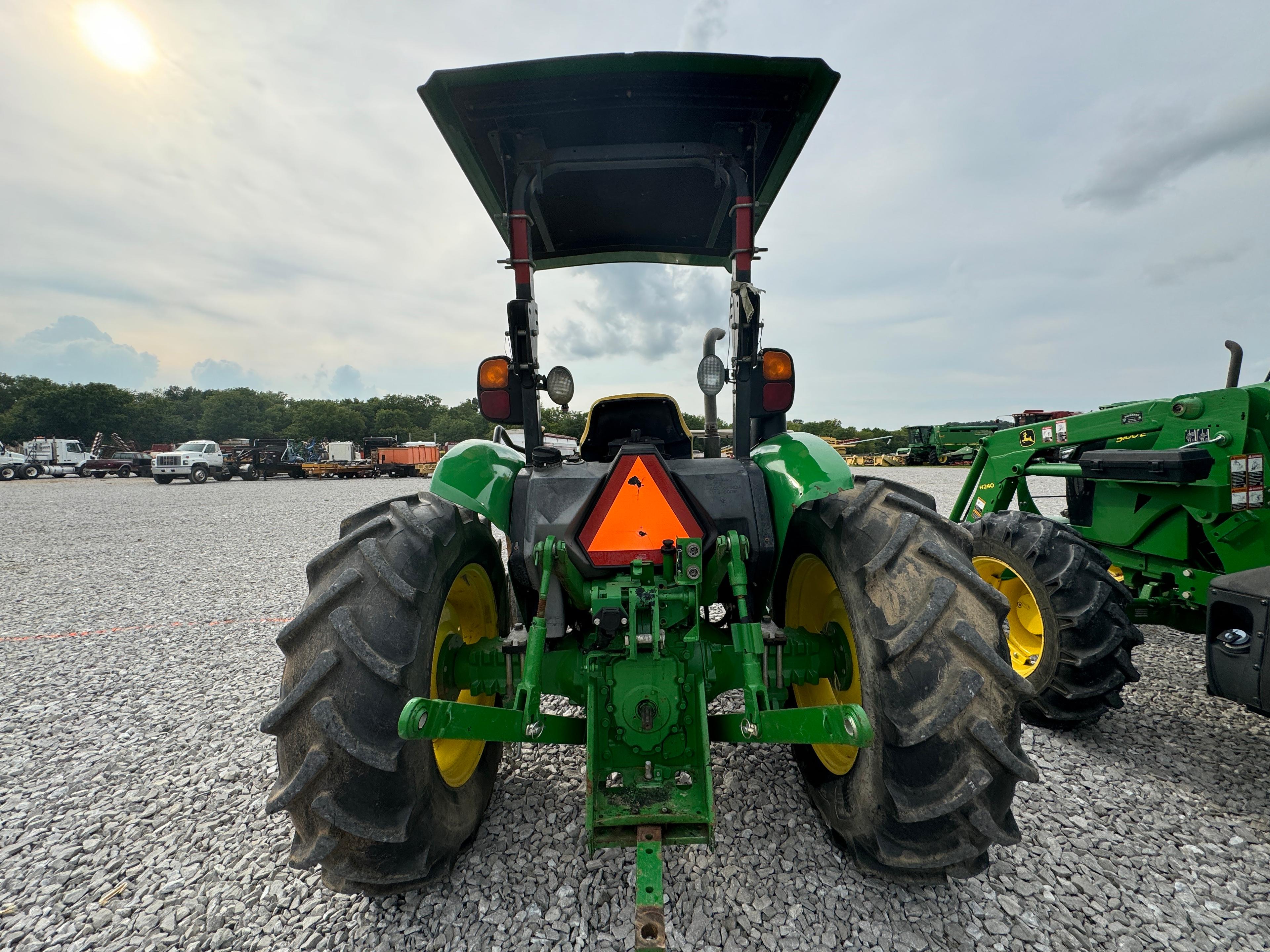 JD 5055E TRACTOR