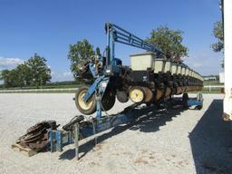 Kinze 2600 Planter, 16/31 N/T, 14" Openers