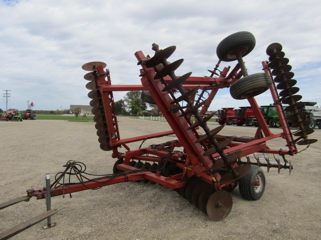 CIH 3900 Disk Tandem, 28'9" Wide, Hyd Fold Wings,