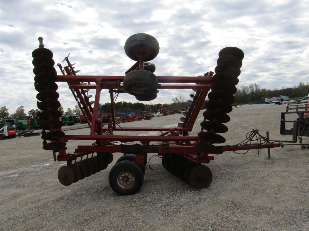 CIH 3900 Disk Tandem, 28'9" Wide, Hyd Fold Wings,