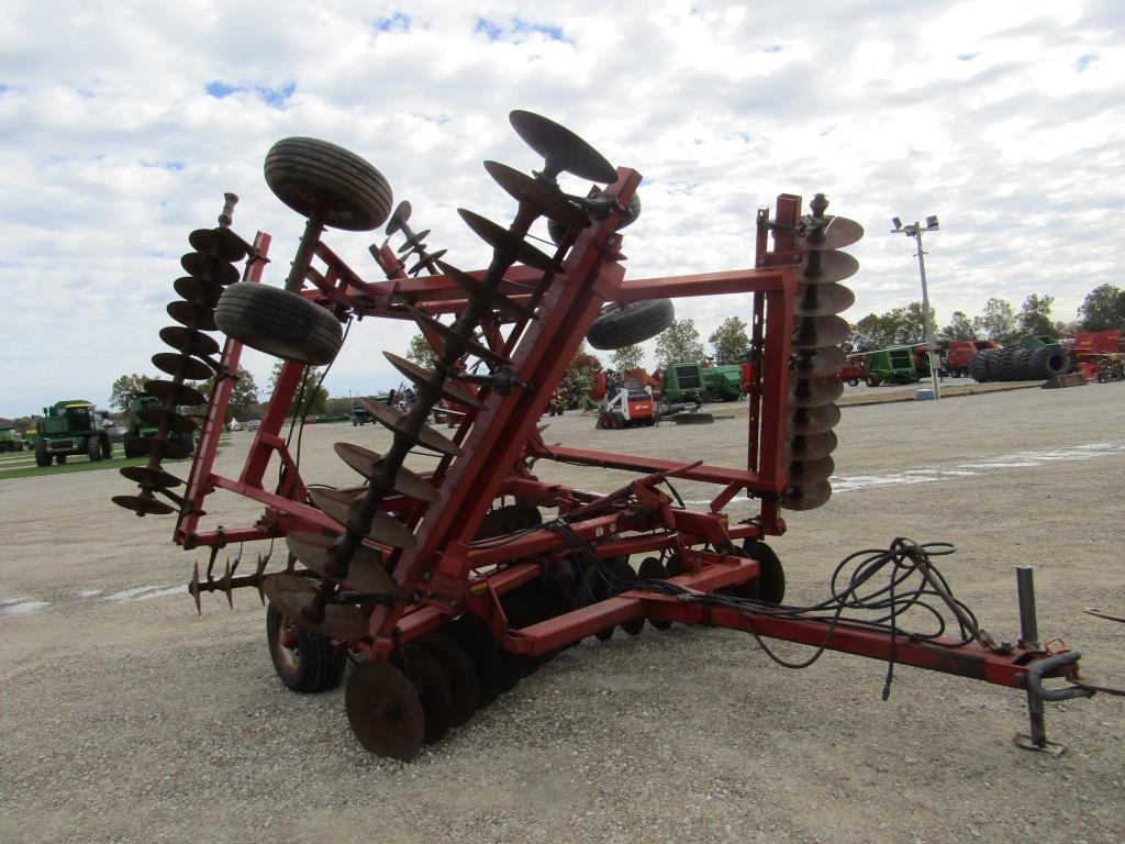 CIH 3900 Disk Tandem, 28'9" Wide, Hyd Fold Wings,