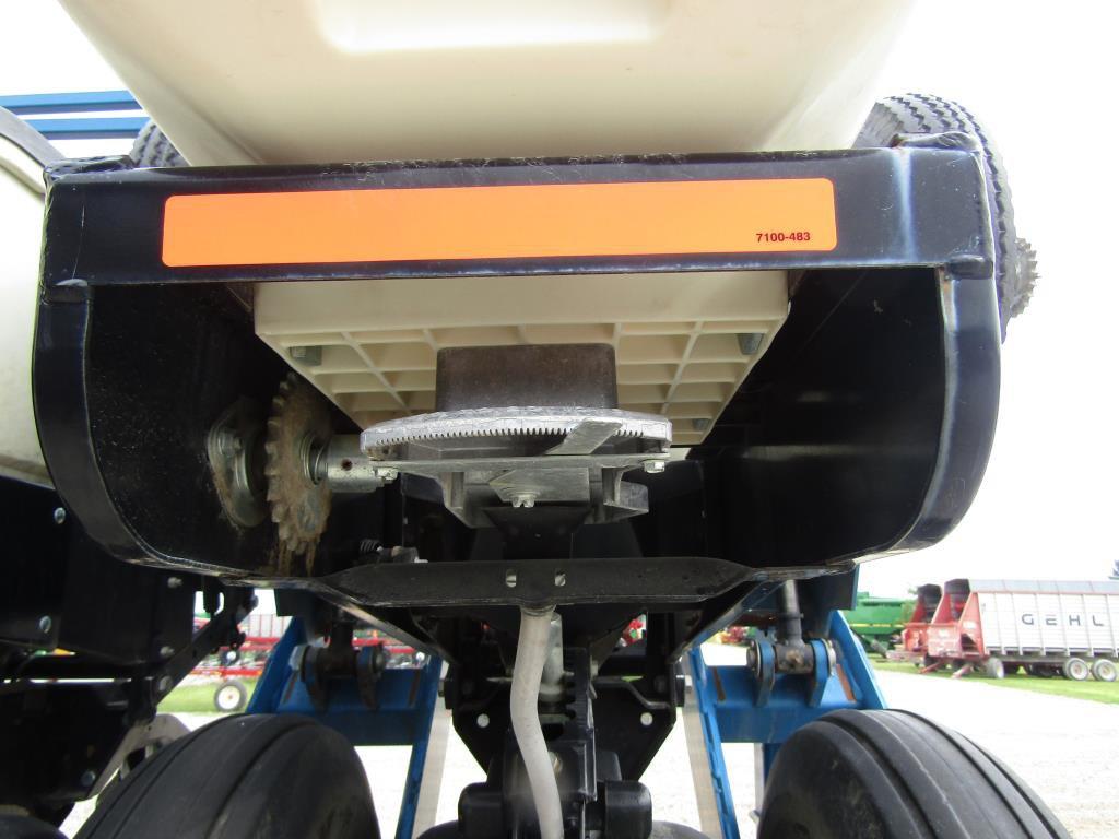 Kinze 3600  Planter '06 16R30 W/ Corn & Bean