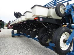Kinze 3600  Planter '06 16R30 W/ Corn & Bean
