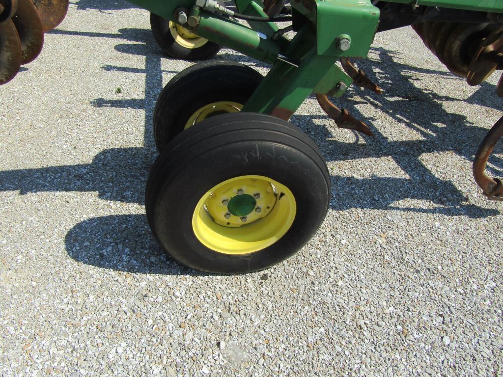 JD 510, Ripper Sn: X004340, 5 Shank, 21" Back,