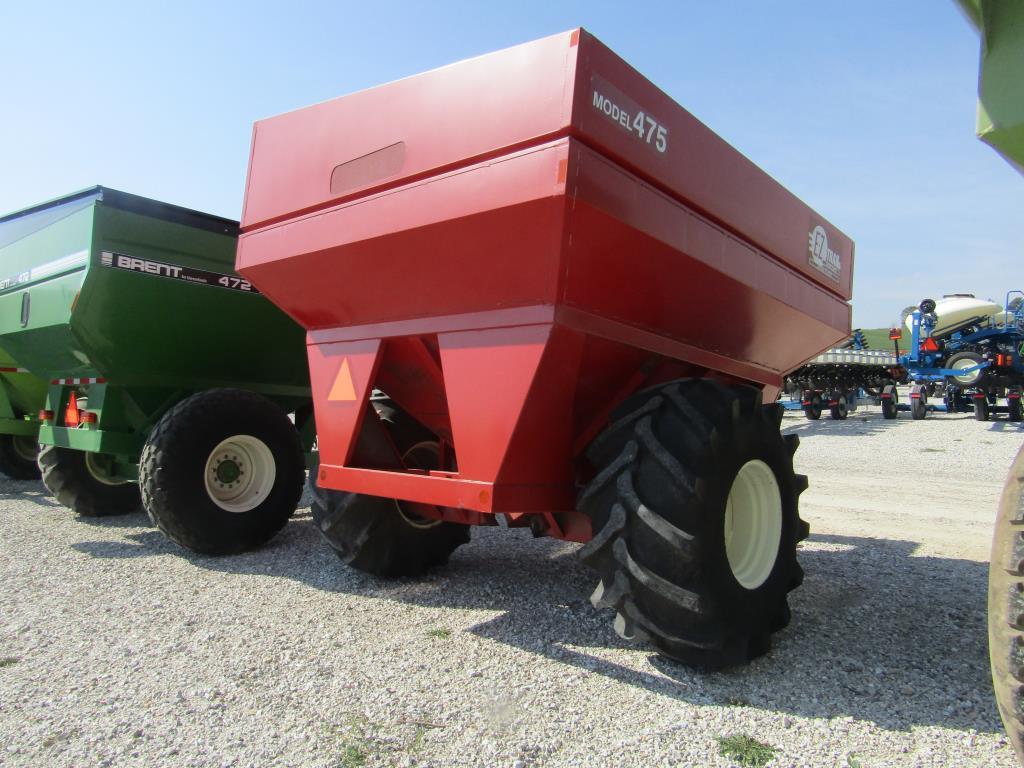 EZ Trail, Grain Cart, SM 1000 PTO, 28L26, Side