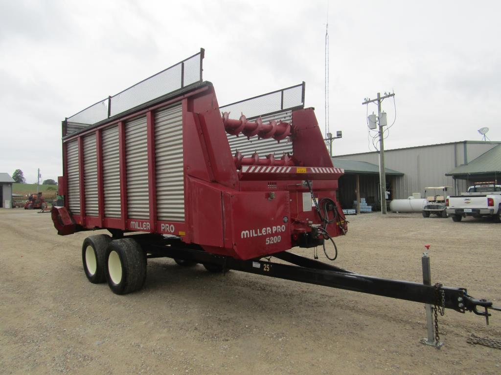 Miller Pro  5200-18, Forage Wagon Sn: 16-03690,