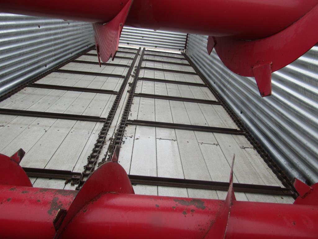 Miller Pro  5200-18, Forage Wagon Sn: 16-03690,