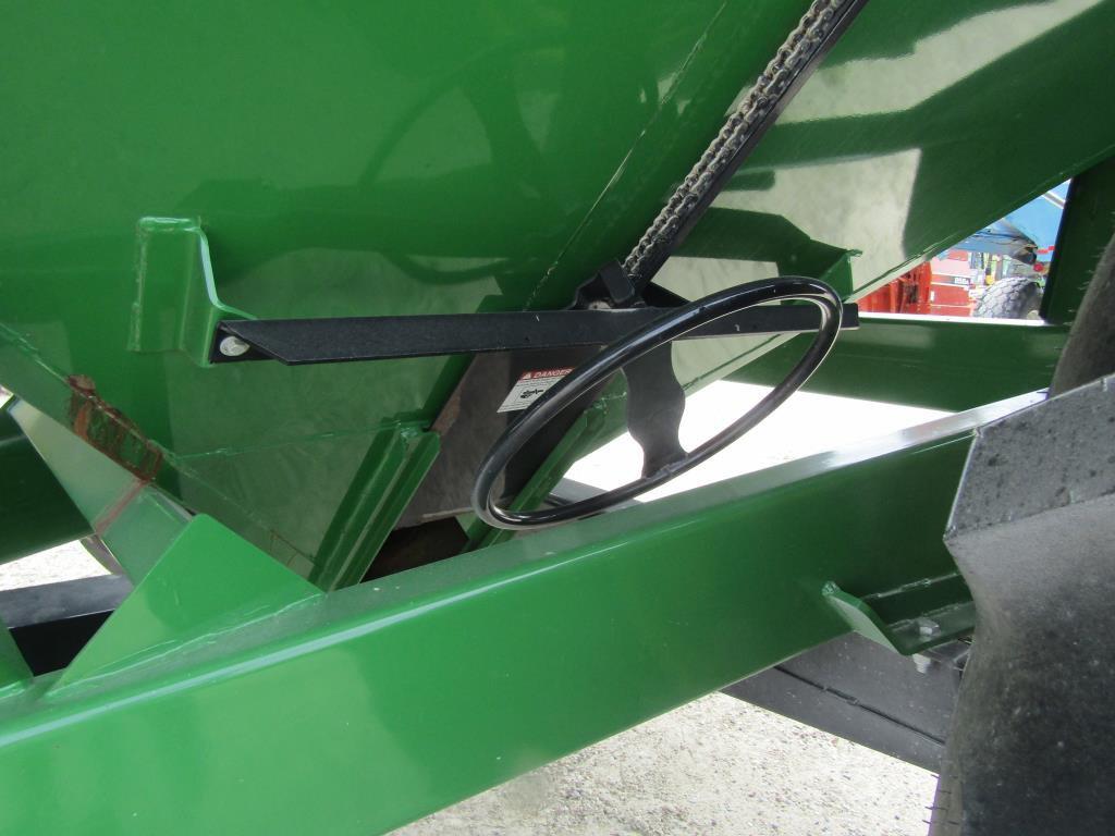 Demco Grain Cart 750, '14, 600 Acres of Grain