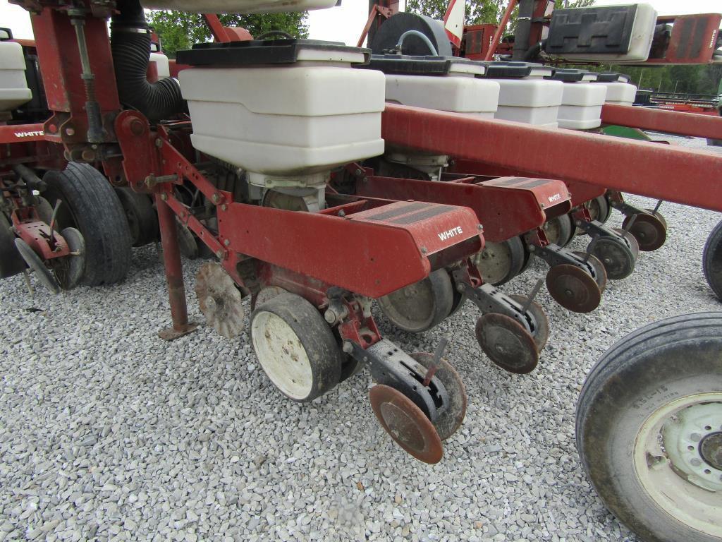 White 6100 Planter 12/23 SN:604755