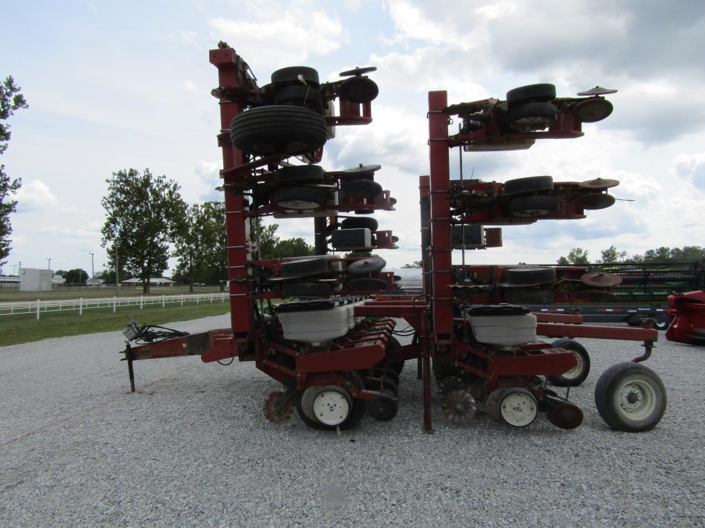 White 6100 Planter 12/23 SN:604755