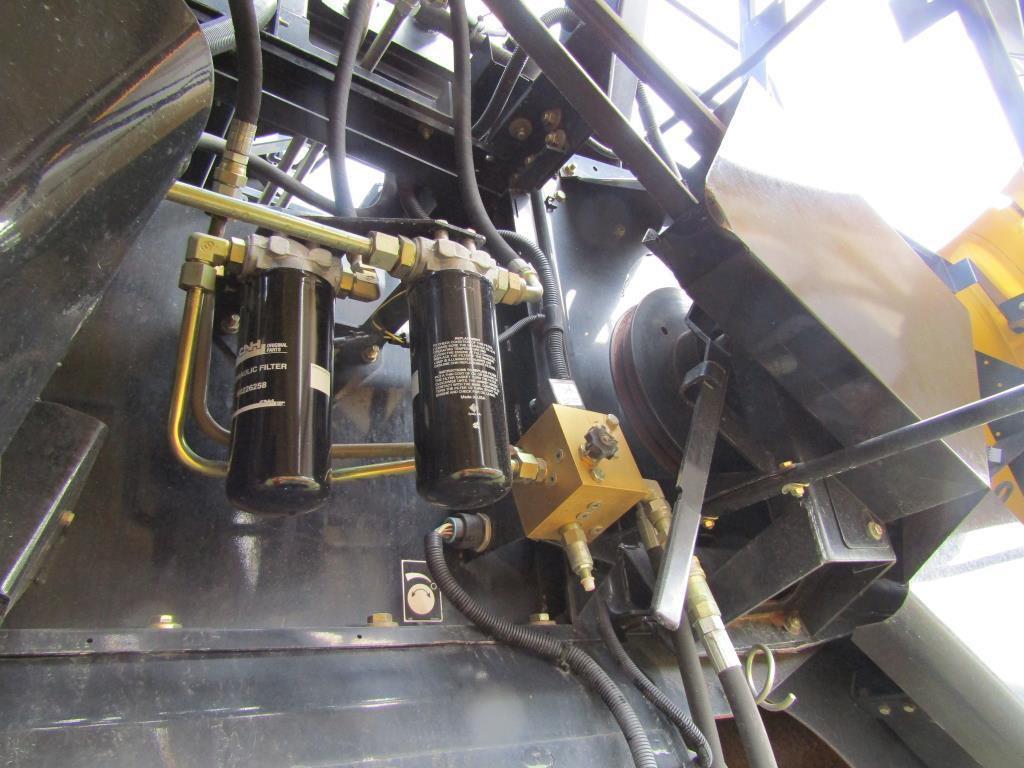 NH CR960 Combine 2005, Chopper , Y&M Monitor