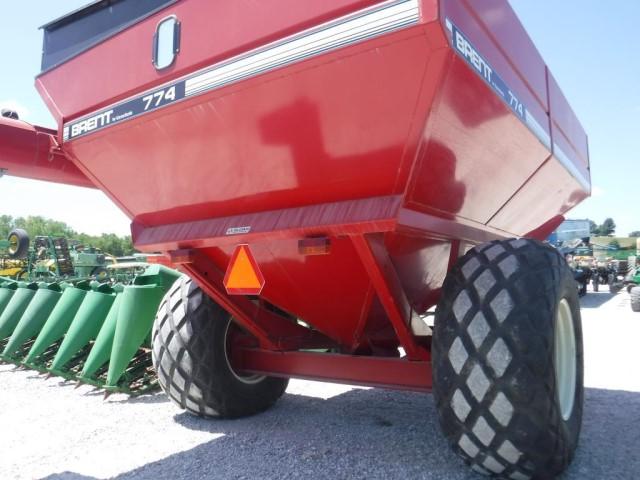 Brent 774 Grain Cart, SN: 419532-31, Corner