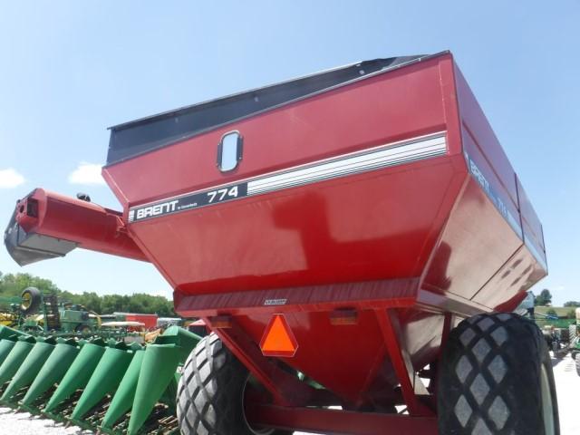 Brent 774 Grain Cart, SN: 419532-31, Corner