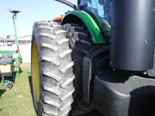 JD 8235R Tractor,  2012 Year
