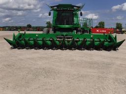 JD 612 Stalkmaster Corn Head, 2011 Year