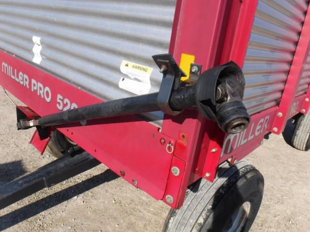 Miller Pro 5200 Forage Wagon