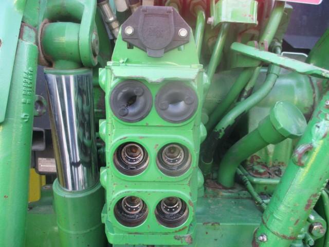 JD 7200 Tractor, MFWD,w/ Loader, Hrs 3400,