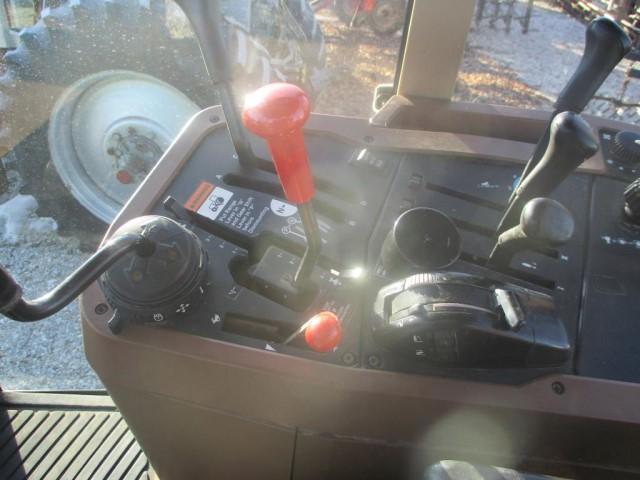 JD 7200 Tractor, MFWD,w/ Loader, Hrs 3400,