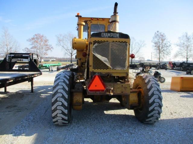 Champion D565T Road Grader