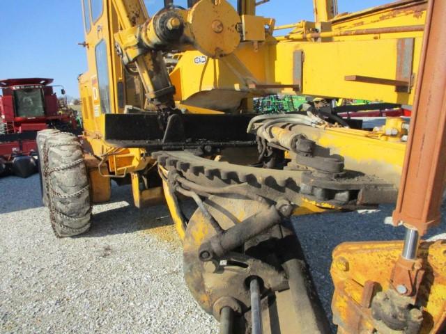 Champion D565T Road Grader