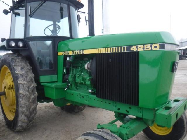 JD 4250 Tractor, 1983 Year, 4056 Hours