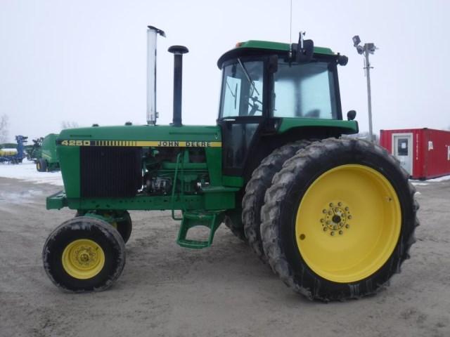 JD 4250 Tractor, 1983 Year, 4056 Hours