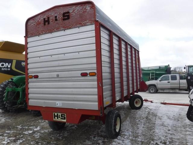 H&S Silage Wagon