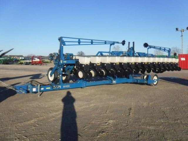 Kinze 3600 Planter, 2005 Year