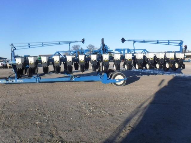 Kinze 3600 Planter, 2005 Year