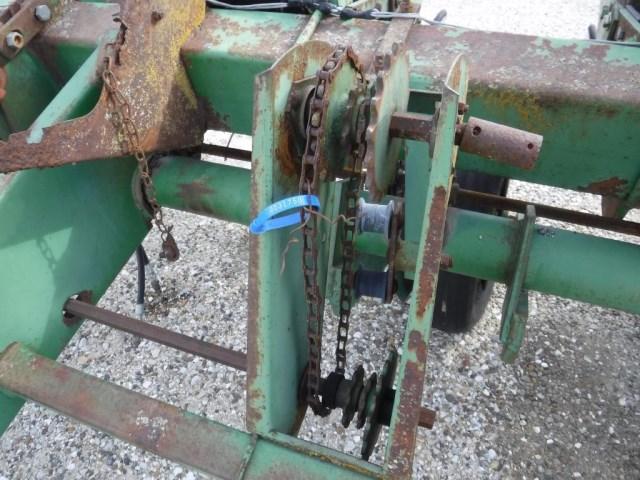 JD 7000 Planter