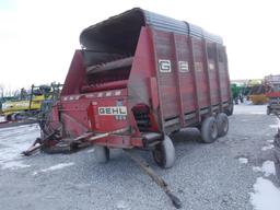 Gehl 920 Forage Wagon