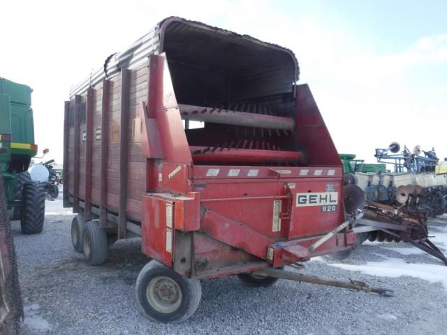 Gehl 920 Forage Wagon