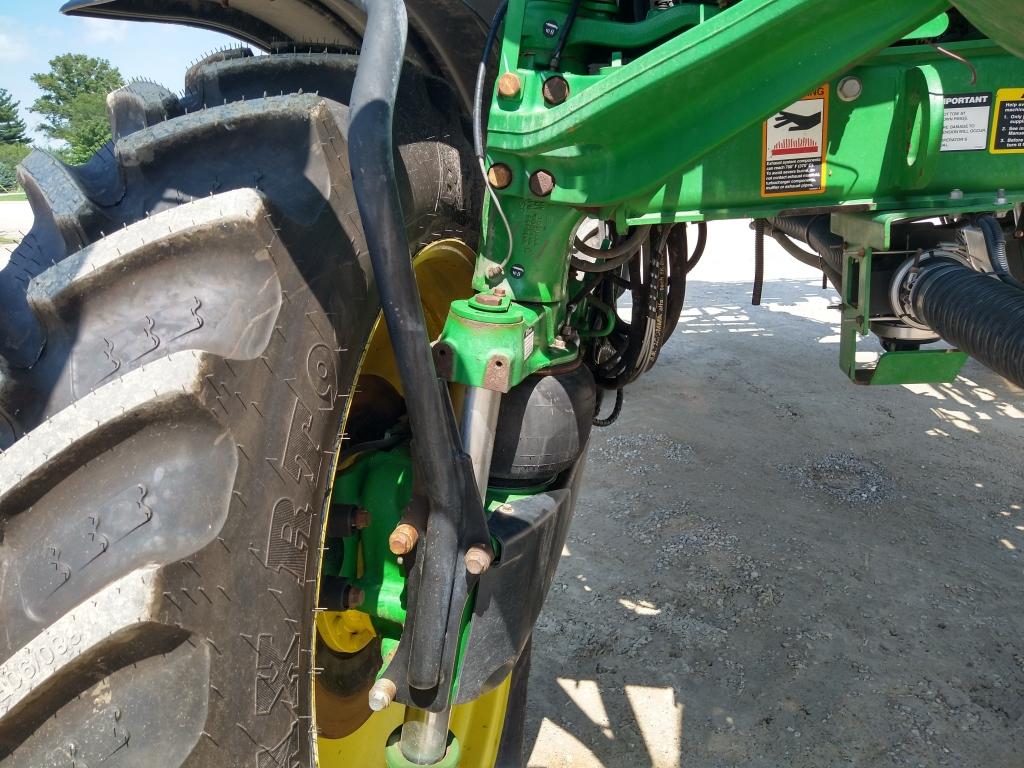 2014 John Deere R4038 Self-Propelled Sprayer