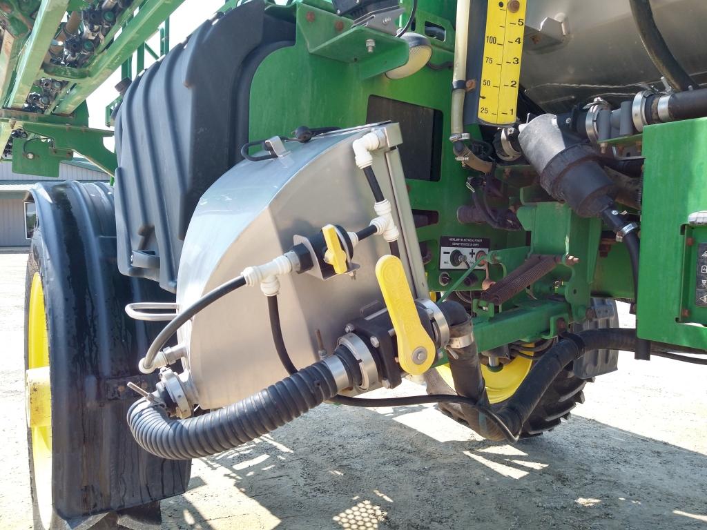 2014 John Deere R4038 Self-Propelled Sprayer