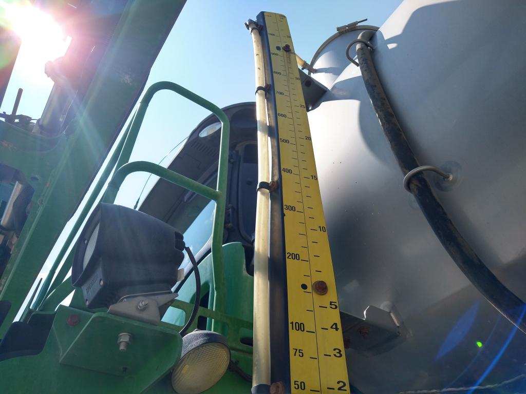 2014 John Deere R4038 Self-Propelled Sprayer