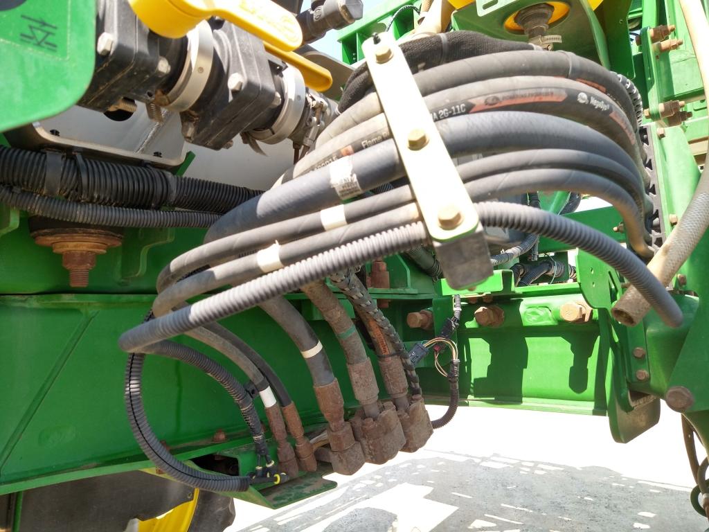 2014 John Deere R4038 Self-Propelled Sprayer
