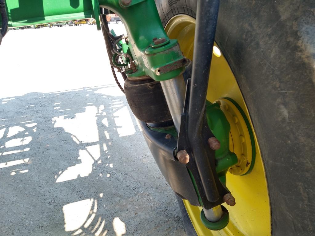 2014 John Deere R4038 Self-Propelled Sprayer