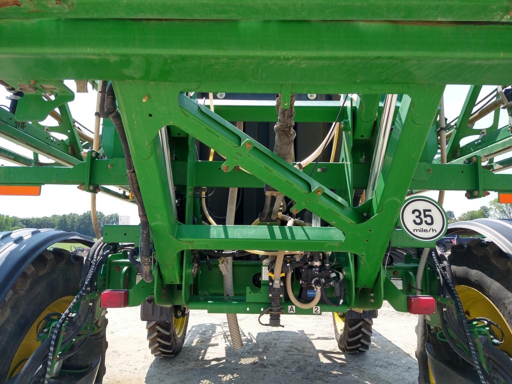 2014 John Deere R4038 Self-Propelled Sprayer