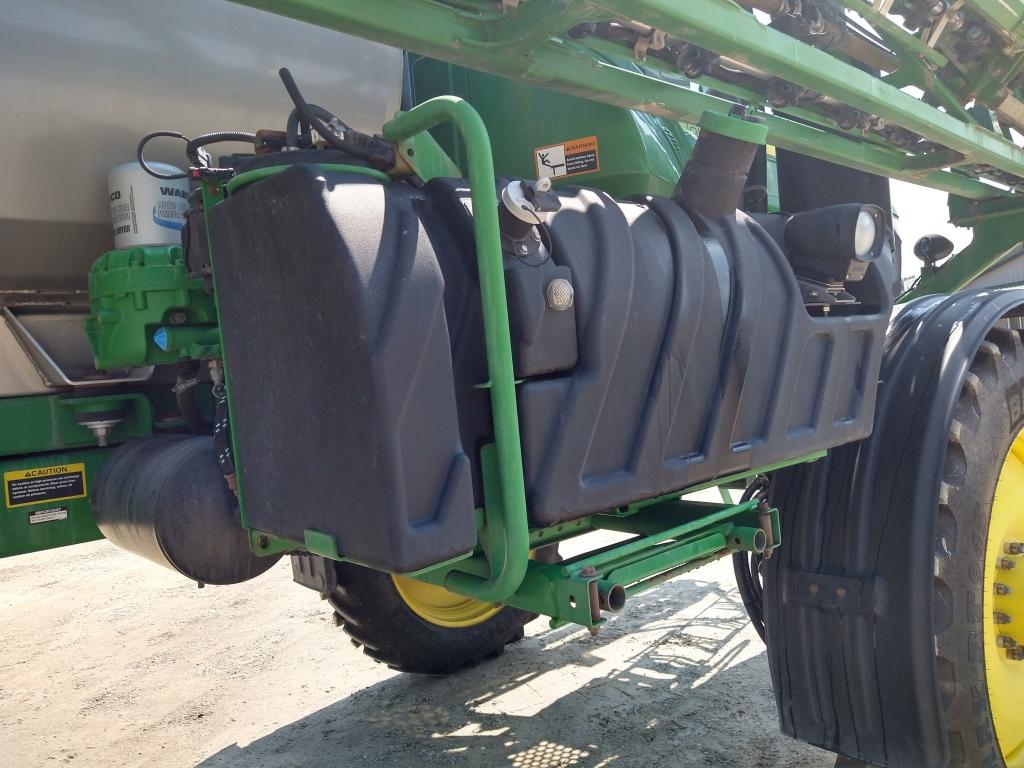 2014 John Deere R4038 Self-Propelled Sprayer